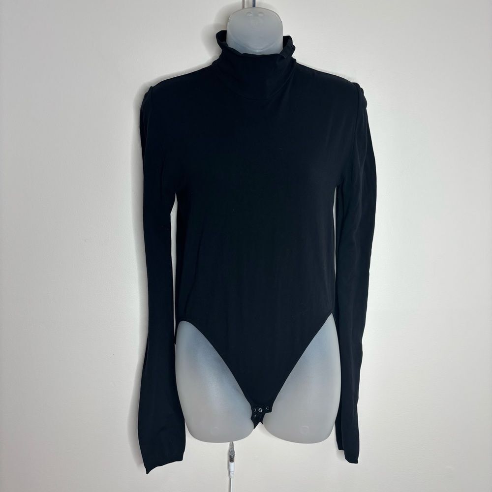 Victoria's Secret Black Long Sleeve Bodysuit mock neck size large classic basic